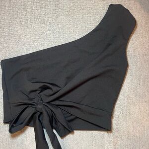 Bi @ Fang Elegant Black Top